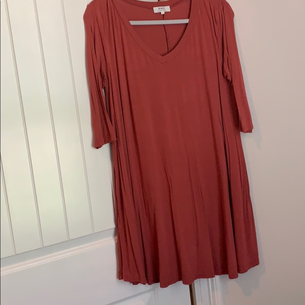 Rust v-neck piko 3/4 sleeve tunic